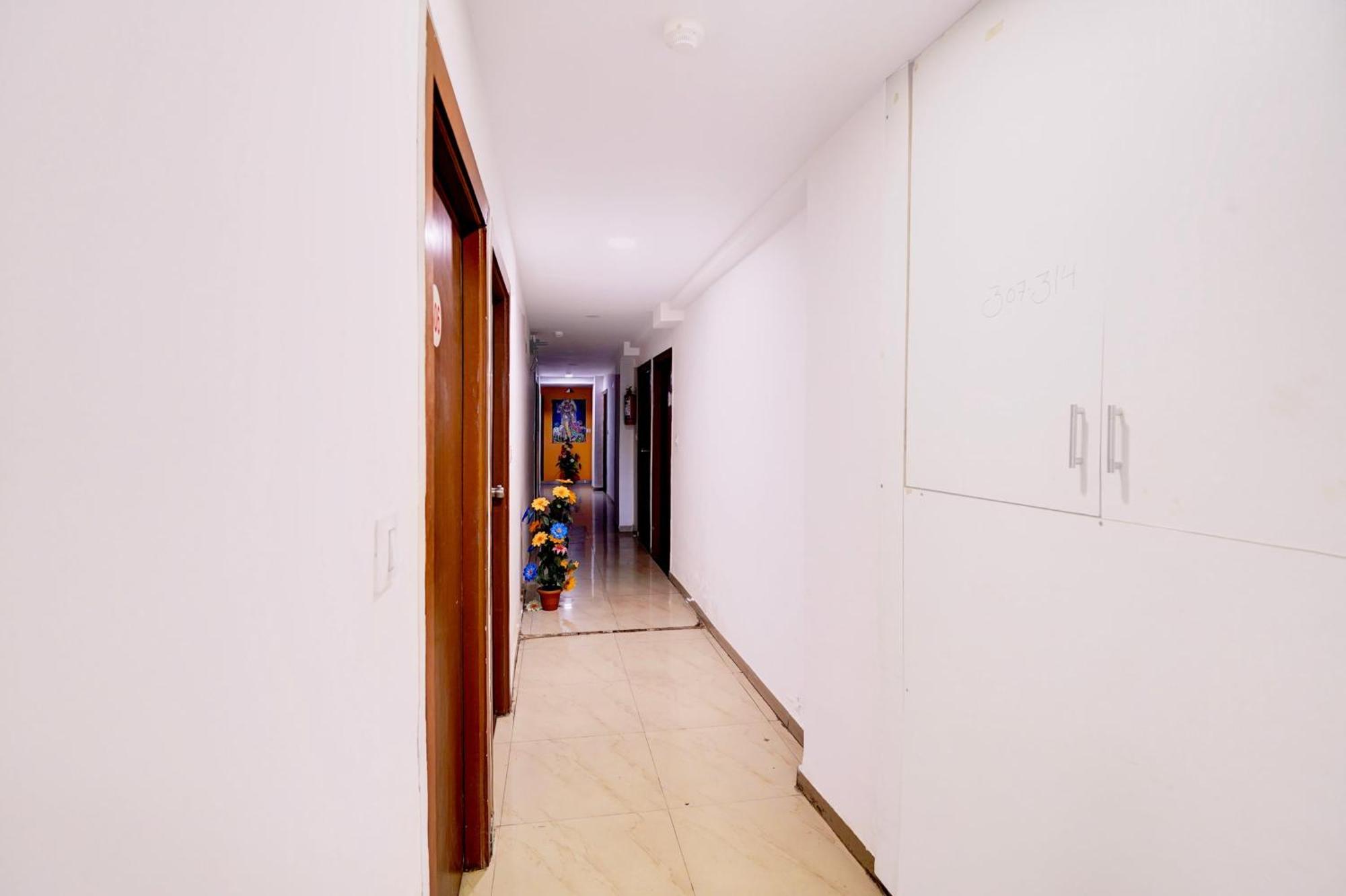 Super Hotel O Geeta Mandir Formerly Hotel Green Park アーメダバード エクステリア 写真