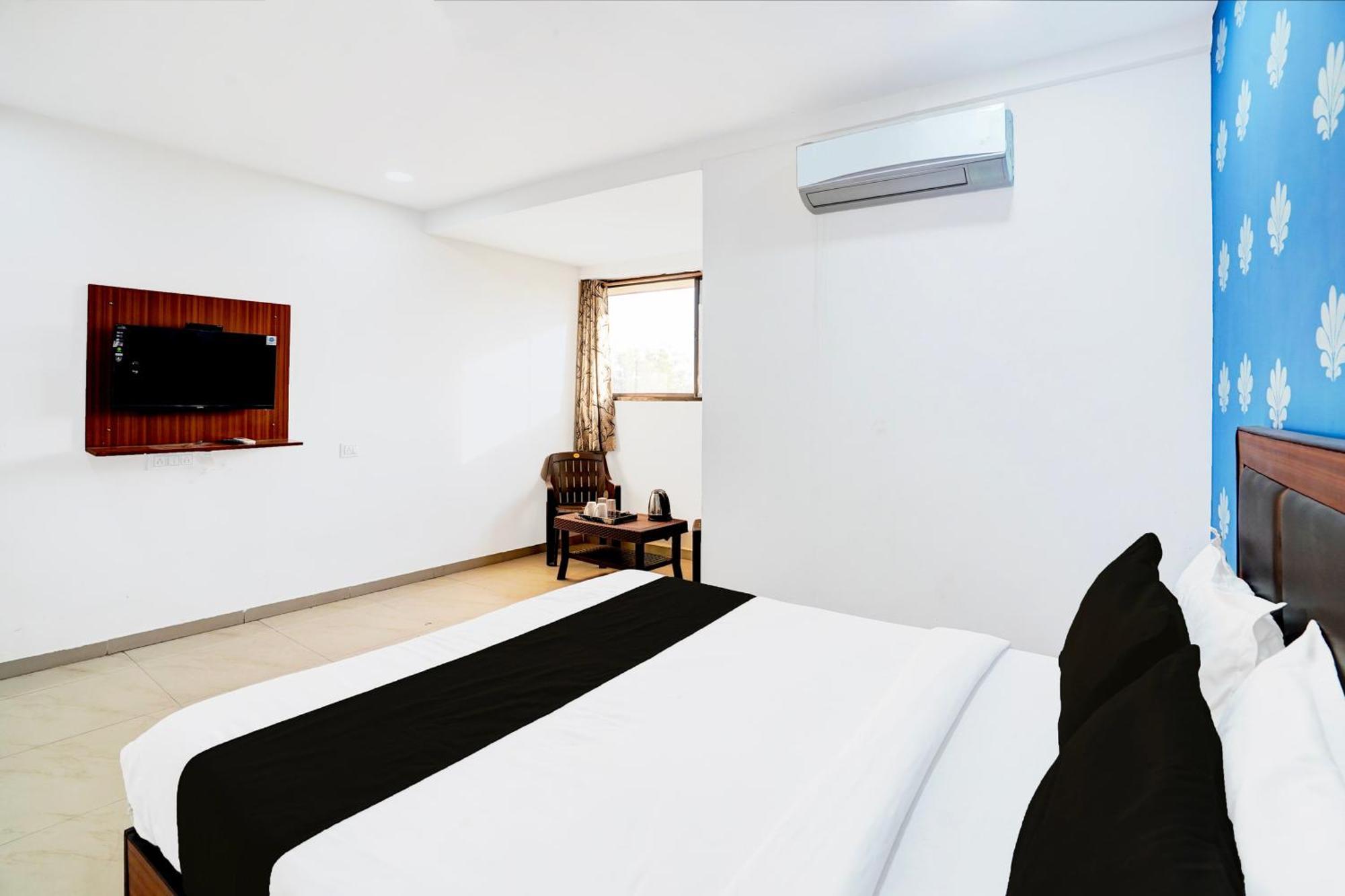 Super Hotel O Geeta Mandir Formerly Hotel Green Park アーメダバード エクステリア 写真