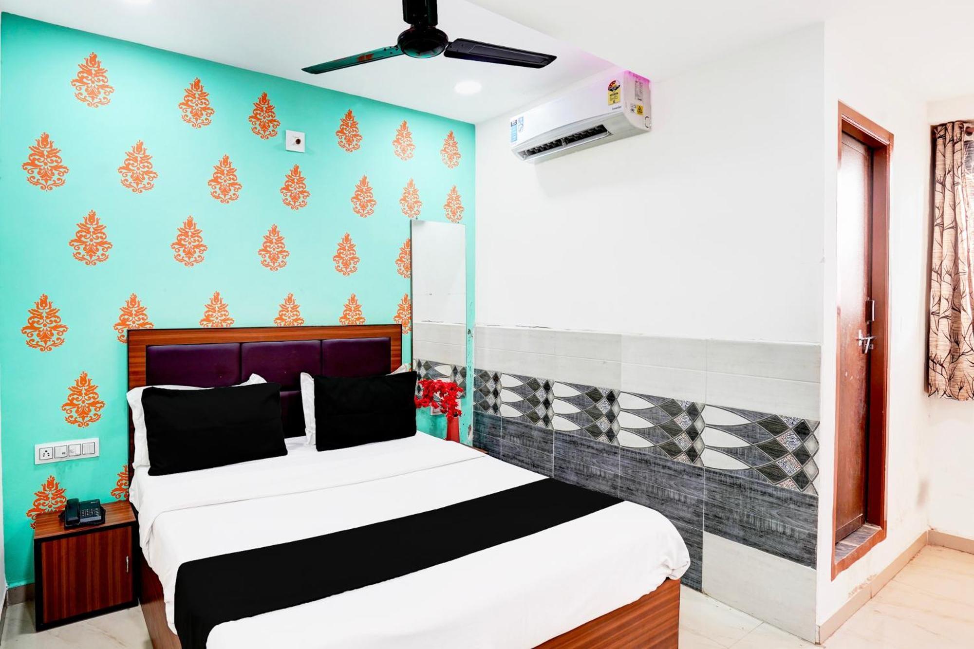 Super Hotel O Geeta Mandir Formerly Hotel Green Park アーメダバード エクステリア 写真