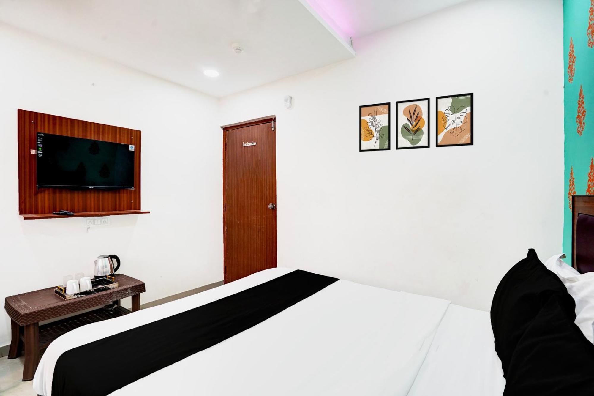 Super Hotel O Geeta Mandir Formerly Hotel Green Park アーメダバード エクステリア 写真