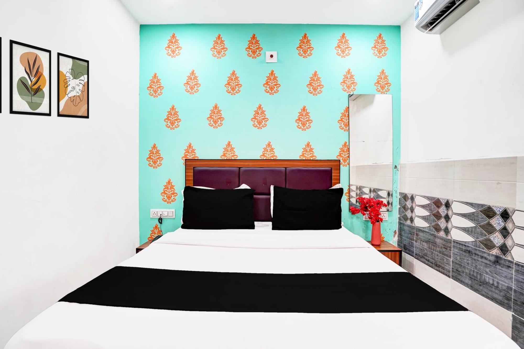 Super Hotel O Geeta Mandir Formerly Hotel Green Park アーメダバード エクステリア 写真